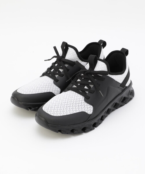 COMME CA ISM(コムサイズム)の「メッシュ スニーカー(スニーカー・メンズ・ホワイト/ブラック・27cm/26cm)」の3枚目の写真