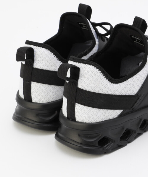 COMME CA ISM(コムサイズム)の「メッシュ スニーカー(スニーカー・メンズ・ホワイト/ブラック・27cm/26cm)」の7枚目の写真