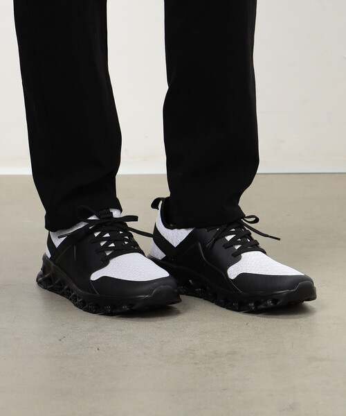 COMME CA ISM(コムサイズム)の「メッシュ スニーカー(スニーカー・メンズ・ホワイト/ブラック・27cm/26cm)」の10枚目の写真