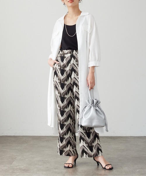 Chez toi（シェトワ）の「Wポケット開襟シャツワンピース（シャツワンピース・レディース・カーキ/ブラック/ベージュ/オフホワイト・FREE）」の2枚目の写真