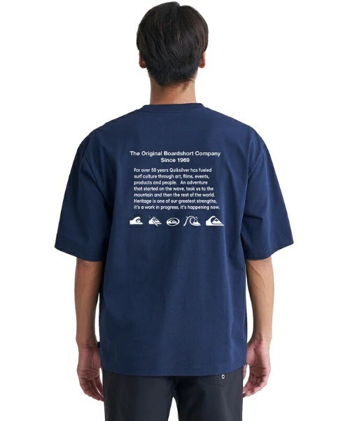 Quiksilver（クイックシルバー）の「HI STORY ST/クイックシルバーワンポイントロゴ半袖バックプリントTシャツ（Tシャツ/カットソー・メンズ・ホワイト/ブラック/ネイビー・LARGE/MEDIUM/X-LARGE/SMALL）」の3枚目の写真