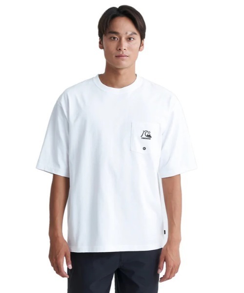 Quiksilver（クイックシルバー）の「HI STORY ST/クイックシルバーワンポイントロゴ半袖バックプリントTシャツ（Tシャツ/カットソー・メンズ・ホワイト/ブラック/ネイビー・LARGE/MEDIUM/X-LARGE/SMALL）」の5枚目の写真
