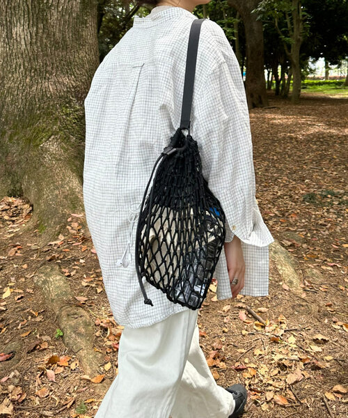 CIAOPANIC TYPY（チャオパニックティピー）の「【UNISEX】マクラメワンショルダーバッグ（ショルダーバッグ・メンズ・ベージュ/ブラック/ブルー・ONE SIZE）」の4枚目の写真