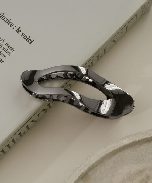 GOLDY(ゴールディ)の「スィック ウェーブ ライン ヘアー クリップ(バレッタ/ヘアクリップ・レディース・シルバー/ガンメタ/ゴールド/シルバー系その他/ゴールド系その他・FREE)」の5枚目の写真