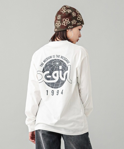 X-girl（エックスガール）の「GLOBE MILLS LOGO L/S TEE（Tシャツ/カットソー・レディース・ブラック/ホワイト/ブラウン・S/M/L/XL）」の2枚目の写真