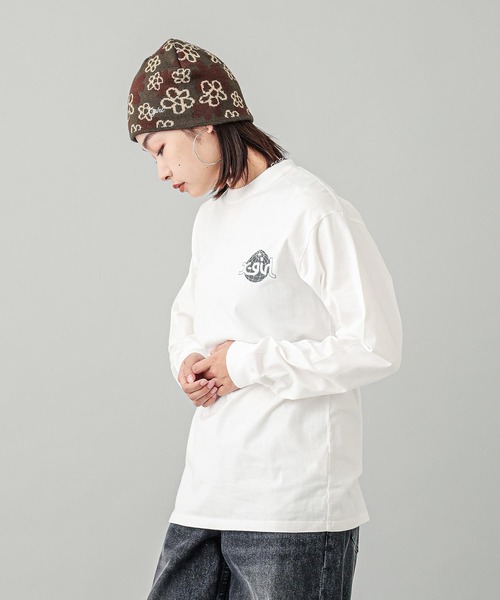 X-girl（エックスガール）の「GLOBE MILLS LOGO L/S TEE（Tシャツ/カットソー・レディース・ブラック/ホワイト/ブラウン・S/M/L/XL）」の4枚目の写真