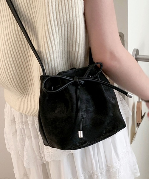 florist(フローリスト)の「スムースレザーリボンショルダーバック/巾着ポシェット(ショルダーバッグ・レディース・オフホワイト/ピンク/シルバー/ブラック・FREE)」の3枚目の写真