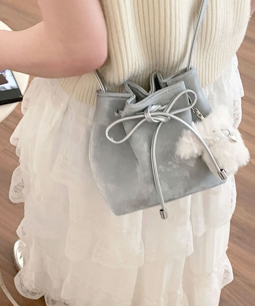 florist(フローリスト)の「スムースレザーリボンショルダーバック/巾着ポシェット(ショルダーバッグ・レディース・オフホワイト/ピンク/シルバー/ブラック・FREE)」の5枚目の写真