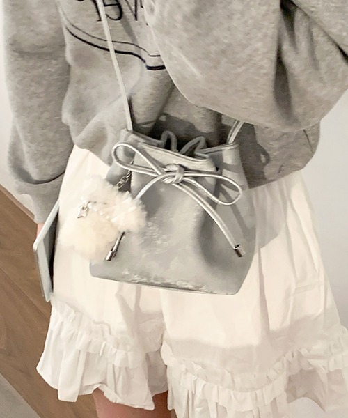 florist(フローリスト)の「スムースレザーリボンショルダーバック/巾着ポシェット(ショルダーバッグ・レディース・オフホワイト/ピンク/シルバー/ブラック・FREE)」の8枚目の写真