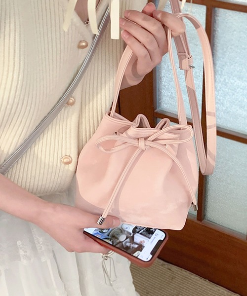 florist(フローリスト)の「スムースレザーリボンショルダーバック/巾着ポシェット(ショルダーバッグ・レディース・オフホワイト/ピンク/シルバー/ブラック・FREE)」の13枚目の写真