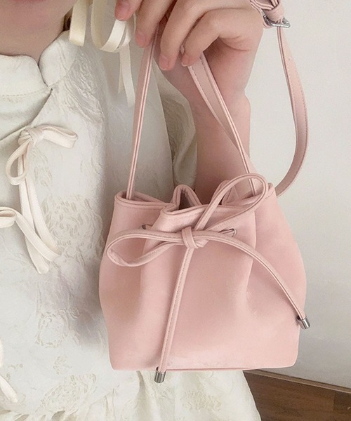 florist(フローリスト)の「スムースレザーリボンショルダーバック/巾着ポシェット(ショルダーバッグ・レディース・オフホワイト/ピンク/シルバー/ブラック・FREE)」の18枚目の写真