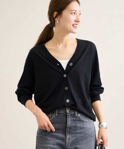 FRAMeWORK(フレームワーク)の「≪追加≫イタリアヤーン basic Vネックカーディガン(カーディガン/ボレロ・レディース・ベージュ/ブラック/ライトグレー・FREE)」の9枚目の写真