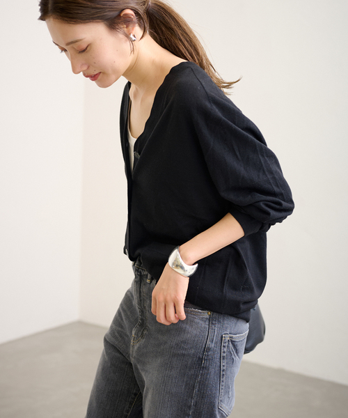 FRAMeWORK(フレームワーク)の「≪追加≫イタリアヤーン basic Vネックカーディガン(カーディガン/ボレロ・レディース・ベージュ/ブラック/ライトグレー・FREE)」の11枚目の写真