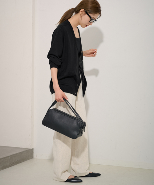 FRAMeWORK(フレームワーク)の「≪追加≫イタリアヤーン basic Vネックカーディガン(カーディガン/ボレロ・レディース・ベージュ/ブラック/ライトグレー・FREE)」の17枚目の写真