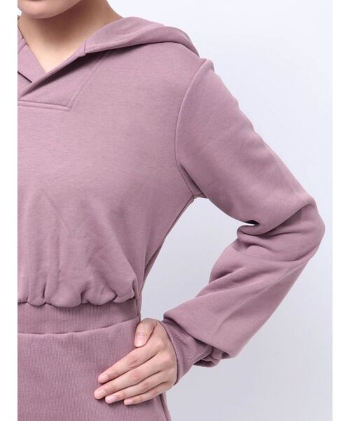 RESEXXY（リゼクシー）の「スウェットフーディワンピース（ワンピース・レディース・パープル/ホワイト/ブラック・SMALL/MEDIUM）」の4枚目の写真