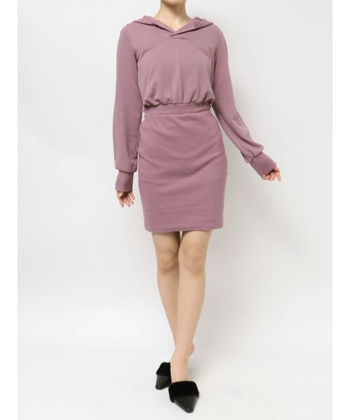 RESEXXY（リゼクシー）の「スウェットフーディワンピース（ワンピース・レディース・パープル/ホワイト/ブラック・SMALL/MEDIUM）」の16枚目の写真