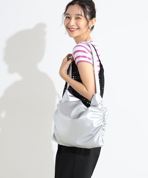 FOUND GOOD(ファウンドグッド)の「PUサイドシャーリングBAG(ショルダーバッグ・レディース・アイボリー/ブラック/グレー系2/ベージュ・FREE)」の9枚目の写真