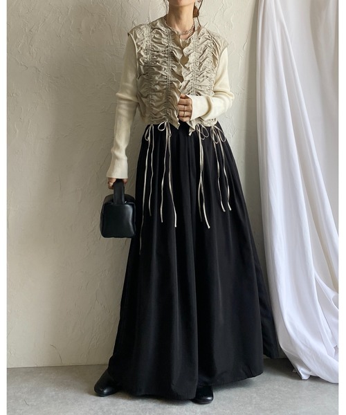 She's Closet(シーズクローゼット)の「Aラインハイウエストタック入りタフタボリュームフレアロングスカート(スカート・レディース・カーキ/ブラック/ベージュ/グレー・FREE)」の22枚目の写真