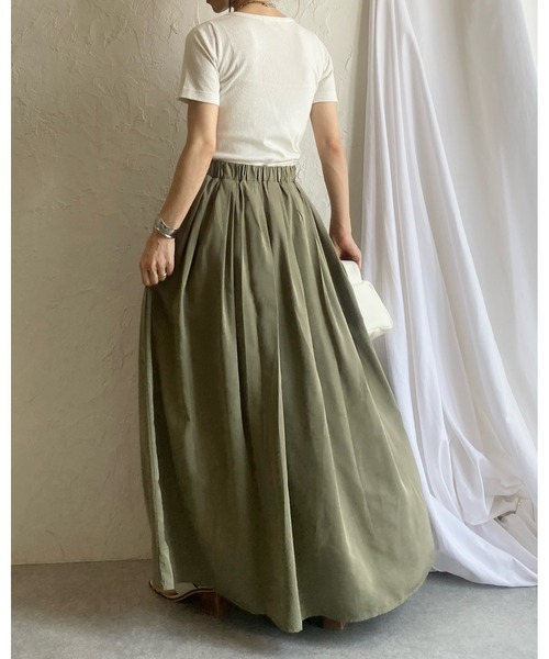She's Closet(シーズクローゼット)の「Aラインハイウエストタック入りタフタボリュームフレアロングスカート(スカート・レディース・カーキ/ブラック/ベージュ/グレー・FREE)」の16枚目の写真
