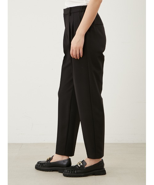 Mila Owen（ミラオーウェン）の「後ろゴム2タックテーパードパンツ【手洗い可能】（その他パンツ・レディース・キャメル/アイボリー/ブラック・0/1）」の14枚目の写真