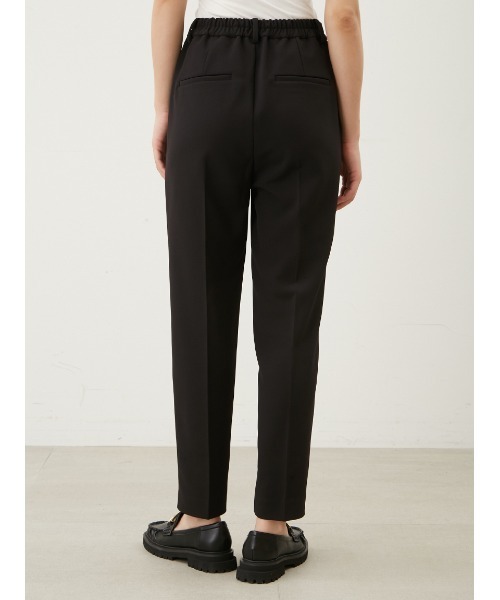 Mila Owen（ミラオーウェン）の「後ろゴム2タックテーパードパンツ【手洗い可能】（その他パンツ・レディース・キャメル/アイボリー/ブラック・0/1）」の15枚目の写真