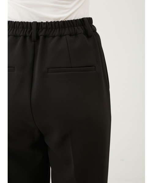 Mila Owen（ミラオーウェン）の「後ろゴム2タックテーパードパンツ【手洗い可能】（その他パンツ・レディース・キャメル/アイボリー/ブラック・0/1）」の7枚目の写真