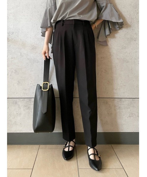 Mila Owen（ミラオーウェン）の「後ろゴム2タックテーパードパンツ【手洗い可能】（その他パンツ・レディース・キャメル/アイボリー/ブラック・0/1）」の18枚目の写真