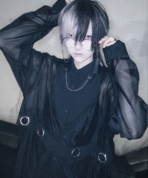 ililil(イルイルイル)の「『ililil/イルイルイル』【深淵纏羽】オーガンジー切り替えハトメロングシャツ(シャツ/ブラウス・メンズ・ブラック・FREE)」の11枚目の写真