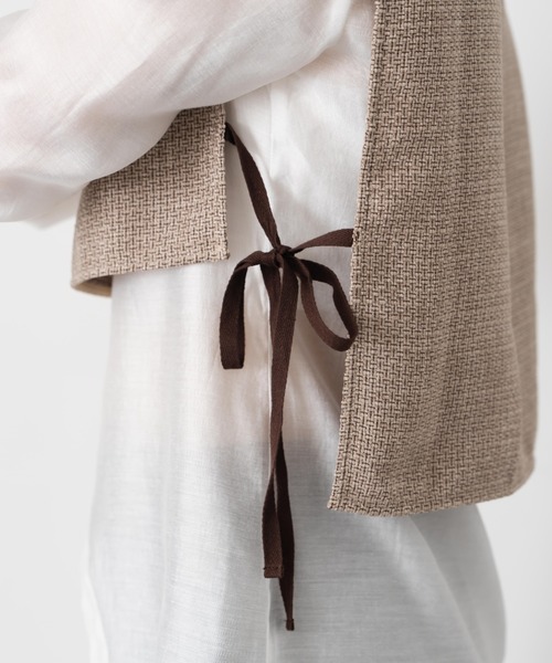 Formeque(フォルミーク)の「【Formeque】アシンメトリーベスト(ベスト・レディース・ベージュ/ブラック・FREE)」の8枚目の写真