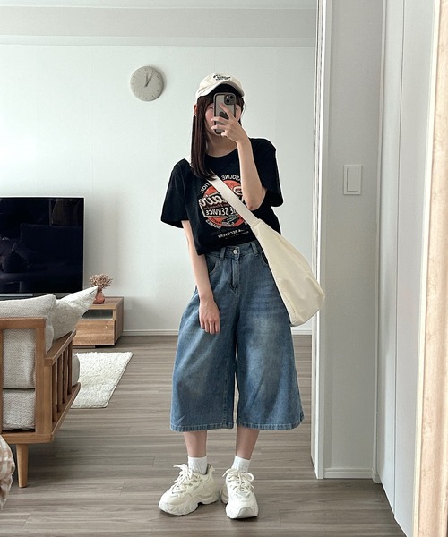 Cham.（チャム）の「デニムワイドハーフパンツ（デニムパンツ・レディース・ライトブルー・M/S/L）」の21枚目の写真