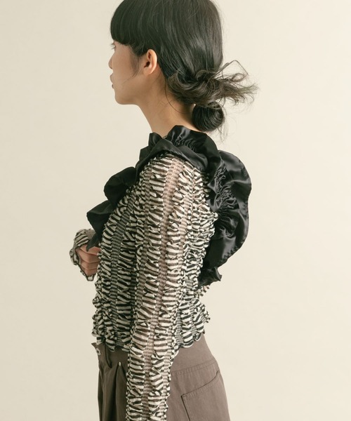 KBF（ケイビーエフ）の「フリルギャザーマルチストラップ（その他小物・レディース・アイボリー/ブラック・ONE）」の6枚目の写真