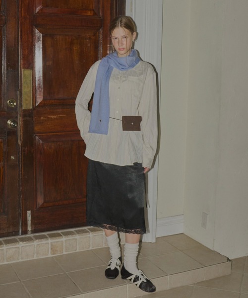 GIUNON（ジウノン）の「4way suede mini pouch / 4way スエードミニポーチ（ショルダーバッグ・レディース・ブルー/ブラック/ミント/ホワイト/ブラウン/ピンク・FREE）」の10枚目の写真