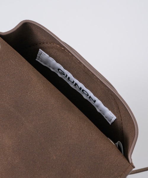 GIUNON（ジウノン）の「4way suede mini pouch / 4way スエードミニポーチ（ショルダーバッグ・レディース・ブルー/ブラック/ミント/ホワイト/ブラウン/ピンク・FREE）」の21枚目の写真