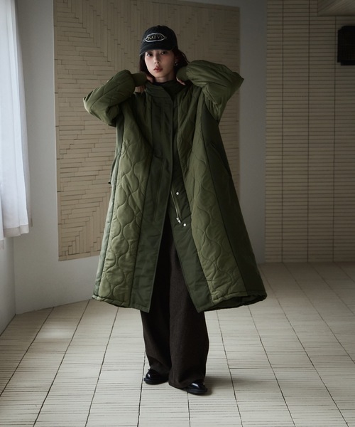 etoll.（エトル）の「キルティング切替オフラインロングコート（ダウンジャケット/コート・レディース・ブラック/アイボリー/カーキ・M）」の21枚目の写真