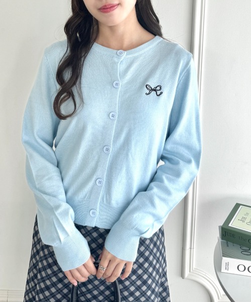 Loueme(ルエム)の「リボン刺繍ワンポイントカーディガン(カーディガン/ボレロ・レディース・グレー/ブラック/ライトブルー・FREE)」の17枚目の写真