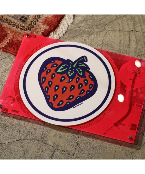 insane（インセイン）の「MOUNTAIN RESEARCH STRAWBERRY SLIP MAT 12inch（レコード・メンズ・ホワイト・FREE）」の2枚目の写真