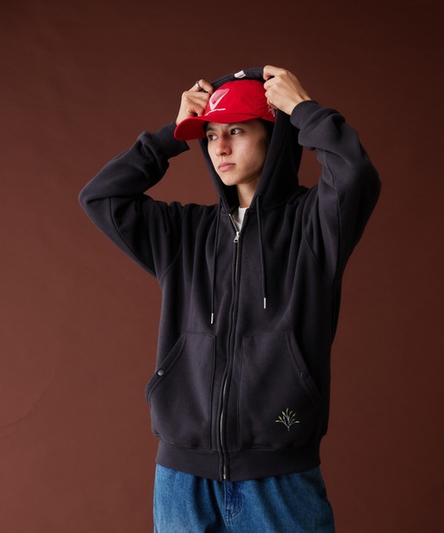 Adoon plain（アドーンプレーン）の「LEAF LOGO FULL GIP HOODIE ／リーフロゴフルジップフーディ（パーカー・メンズ・ライトグリーン/アッシュグレー/杢グレー・MEDIUM/LARGE）」の8枚目の写真