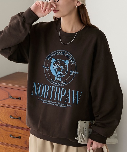 GILDAN（ギルダン）の「GILDAN アソートロゴ オーバーサイズ裏起毛スウェットプルオーバー（スウェット・レディース・チャコールグレー/レッド/ブラック/ネイビー/アッシュグレー/オフホワイト/杢グレー/トップグレー/ブラウン・L/M/S）」の7枚目の写真