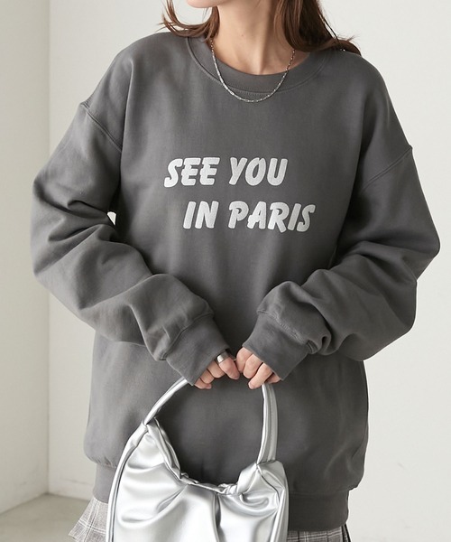 GILDAN（ギルダン）の「GILDAN アソートロゴ オーバーサイズ裏起毛スウェットプルオーバー（スウェット・レディース・チャコールグレー/レッド/ブラック/ネイビー/アッシュグレー/オフホワイト/杢グレー/トップグレー/ブラウン・L/M/S）」の4枚目の写真