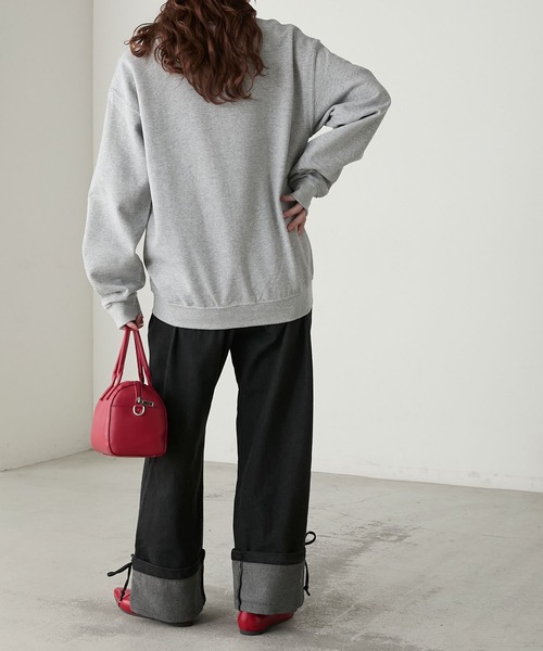 GILDAN（ギルダン）の「GILDAN アソートロゴ オーバーサイズ裏起毛スウェットプルオーバー（スウェット・レディース・チャコールグレー/レッド/ブラック/ネイビー/アッシュグレー/オフホワイト/杢グレー/トップグレー/ブラウン・L/M/S）」の17枚目の写真