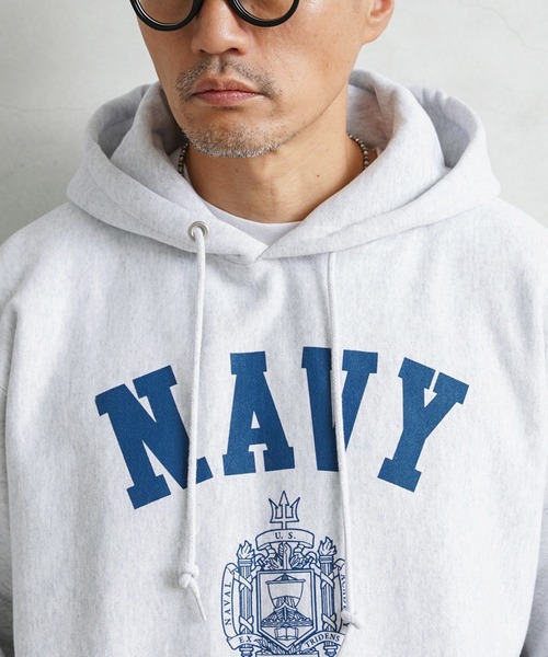 WAIPER.inc（ワイパーインク）の「USNA（アメリカ海軍兵学校）オフィシャルライセンス HEAVY WEIGHT プルオーバーパーカー カレッジロゴプリント NAVY-005（パーカー・メンズ・アッシュグレー/ネイビー・M/L/XL/XXL）」の14枚目の写真