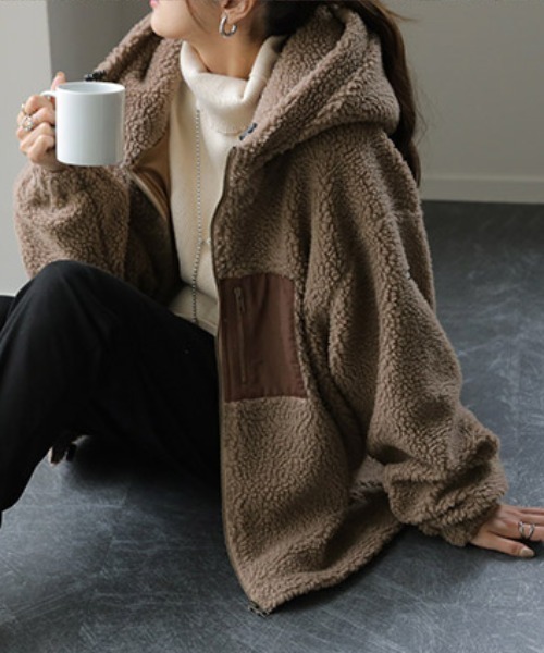 HUG.U(ハグユー)の「ふわもこボアアウター(その他アウター・レディース・オートミール/モカ/ブラック/オリーブ・FREE)」の2枚目の写真