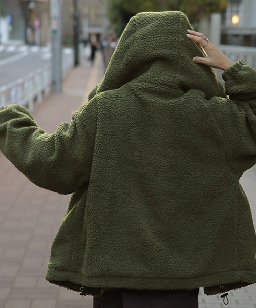 HUG.U(ハグユー)の「ふわもこボアアウター(その他アウター・レディース・オートミール/モカ/ブラック/オリーブ・FREE)」の10枚目の写真