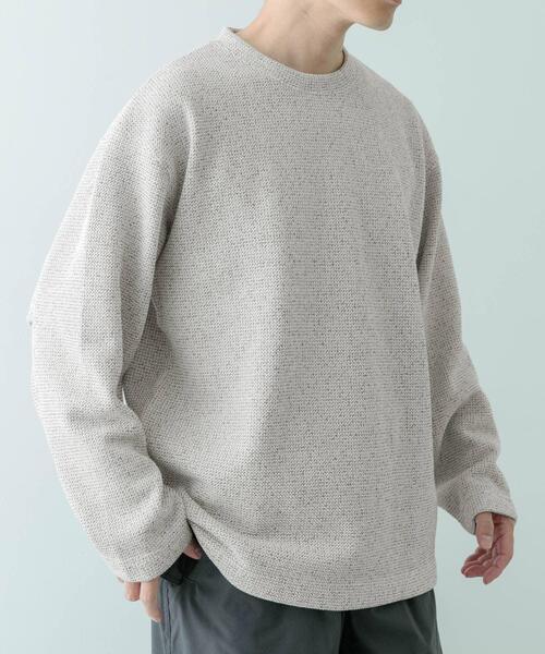 ITEMS URBANRESEARCH(アイテムズ アーバンリサーチ)の「粗針WAFFLE裏起毛クルーネック トップス(スウェット・メンズ・オートミール/チャコールグレー/グレー系その他・MEDIUM/LARGE)」の17枚目の写真