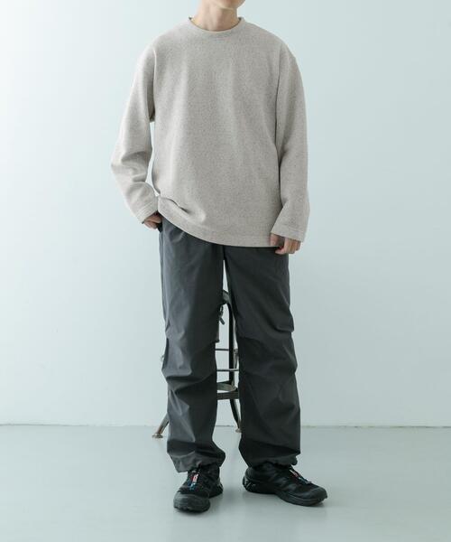 ITEMS URBANRESEARCH(アイテムズ アーバンリサーチ)の「粗針WAFFLE裏起毛クルーネック トップス(スウェット・メンズ・オートミール/チャコールグレー/グレー系その他・MEDIUM/LARGE)」の20枚目の写真