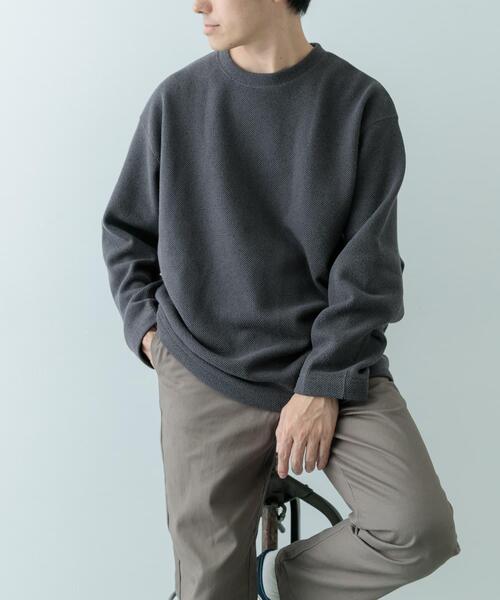 ITEMS URBANRESEARCH(アイテムズ アーバンリサーチ)の「粗針WAFFLE裏起毛クルーネック トップス(スウェット・メンズ・オートミール/チャコールグレー/グレー系その他・MEDIUM/LARGE)」の8枚目の写真