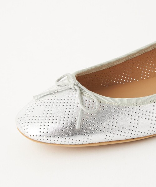 green label relaxing(グリーンレーベルリラクシング)の「ラウンド バレエシューズ / フラットシューズ(バレエシューズ・レディース・シルバー/その他1/ブラック・24.5cm/24cm/23.5cm/22.5cm/25cm/23cm)」の17枚目の写真