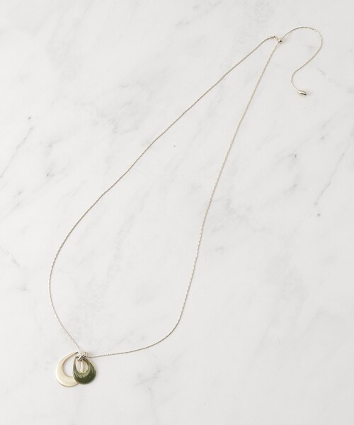 SHOO・LA・RUE（シューラルー）の「◆カラードロップネックレス（ネックレス・レディース・ライトオレンジ系/ネイビー/モスグリーン・00）」の6枚目の写真