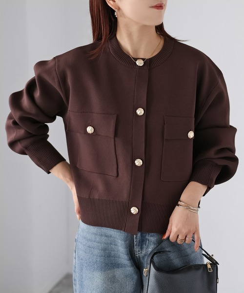 Riberry(リベリー)の「スポンディッシュ金ボタンショートカーデ(カーディガン/ボレロ・レディース・オフホワイト/ブラック/グレイッシュベージュ/ブラウン・FREE)」の7枚目の写真