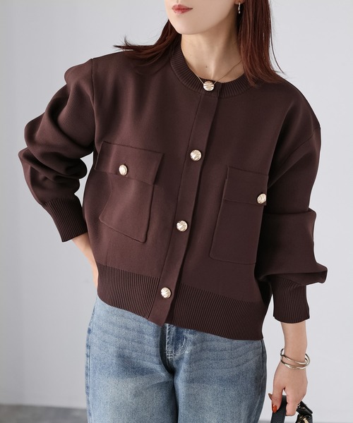 Riberry(リベリー)の「スポンディッシュ金ボタンショートカーデ(カーディガン/ボレロ・レディース・オフホワイト/ブラック/グレイッシュベージュ/ブラウン・FREE)」の9枚目の写真